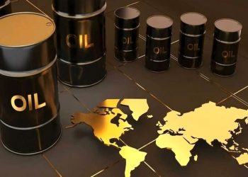کاهش قیمت نفت با افت رتبه اعتباری آمریکا و تولید صنعتی چین