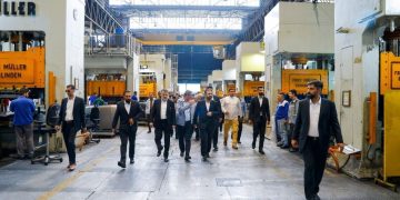 برق و گاز واحدهای تولیدی نباید در فصول گرم و سرد سال قطع شود