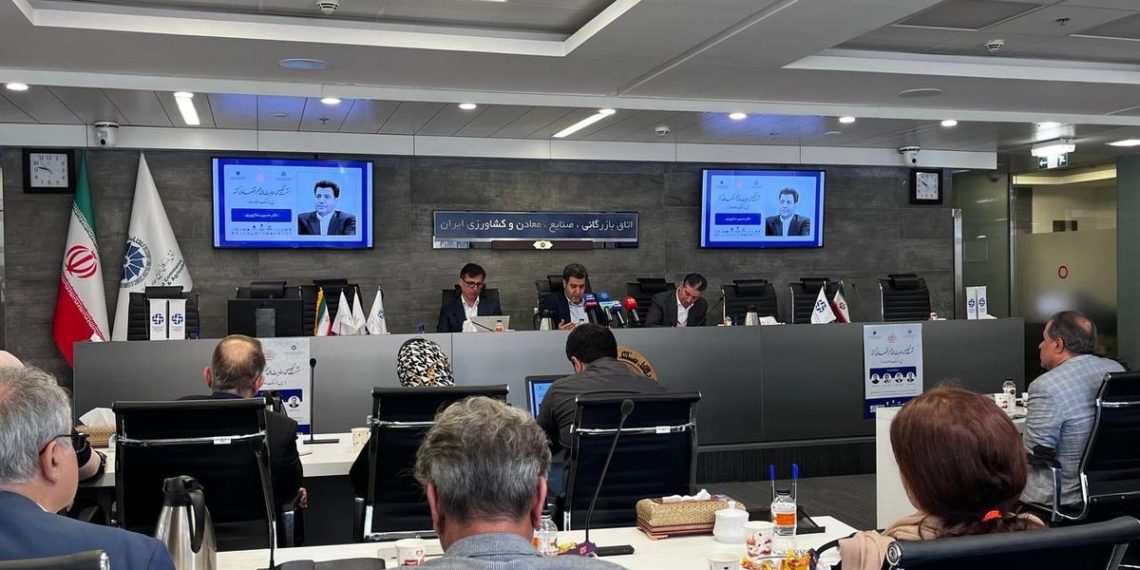 سلاح‌ورزی: اقتصاد ایران اکنون زیر سایه ناترازی و نااطمینانی است