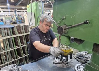 افت‌وخیز تولید در بخش صنعت ایران در مهرماه