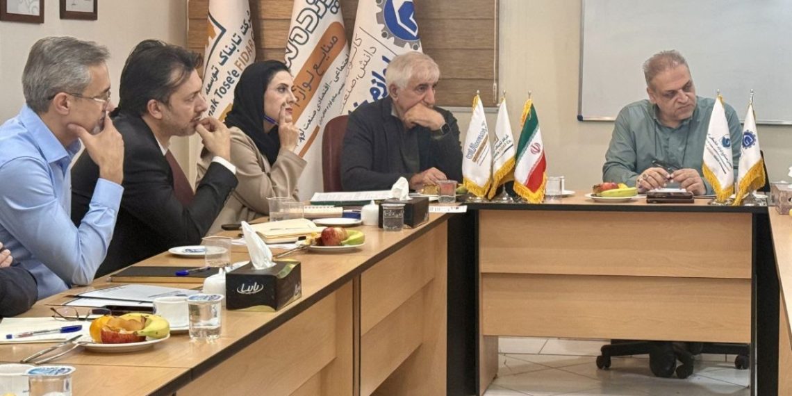 نشست وزارت صمت با انجمن صنایع لوازم خانگی درباره موانع تولید