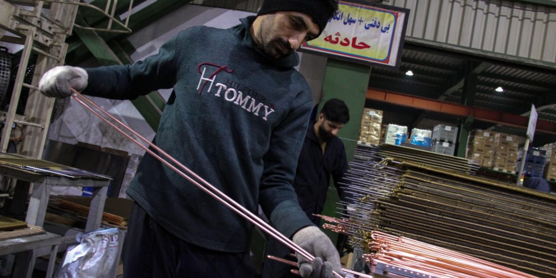 کاهش روند رکودی شامخ ادامه دارد