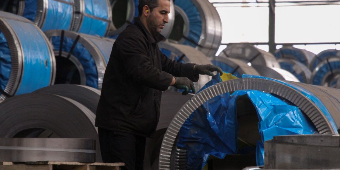 اولویت بندی واردات و حمایت از تولید و معیشت در دستور کار است