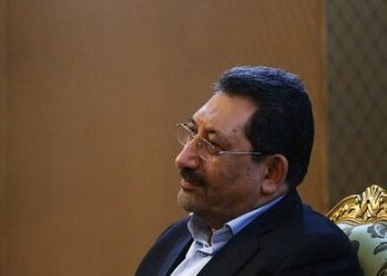 دستور رئیس‌جمهور برای رفع موانع تولید و ترخیص مواد اولیه از بنادر