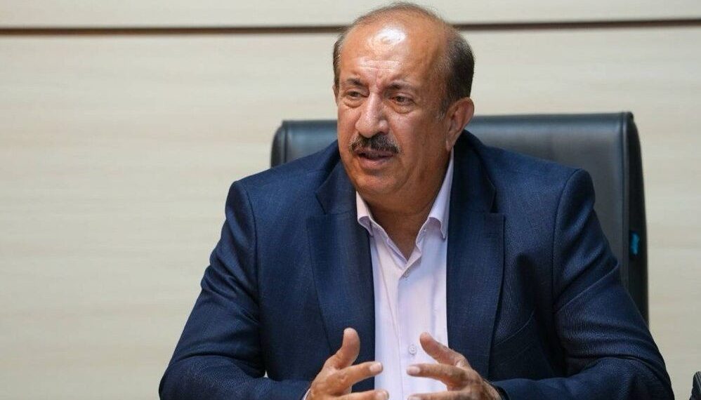 مدیریت تامین مواد اولیه صنایع از طریق واردات و بورس